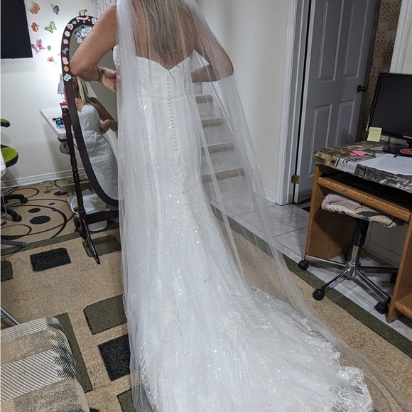 Mon Cheri enchanting 191111. Ivory in color originally a size 12 - Picture 4 of 6